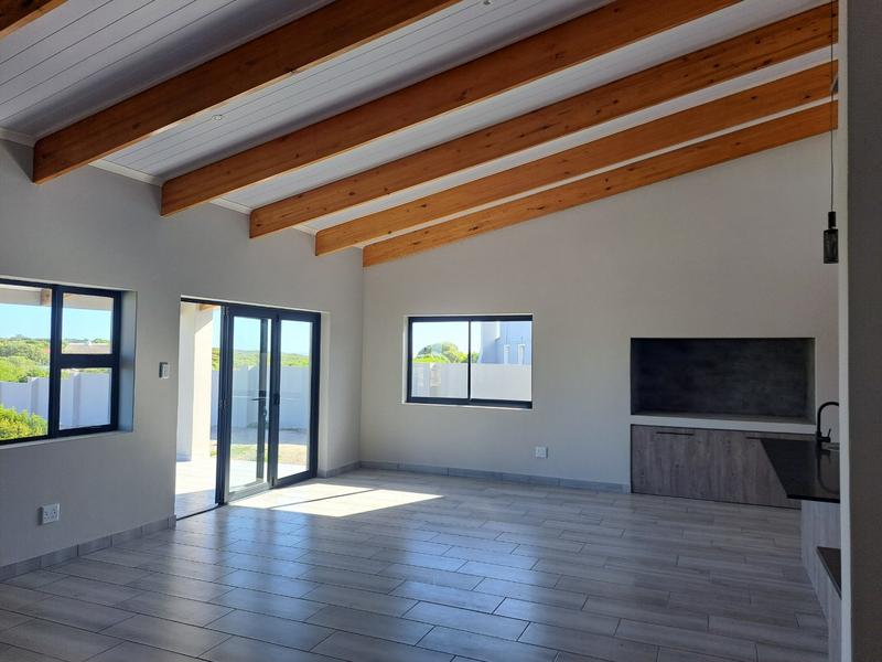 4 Bedroom Property for Sale in Pearly Beach Western Cape